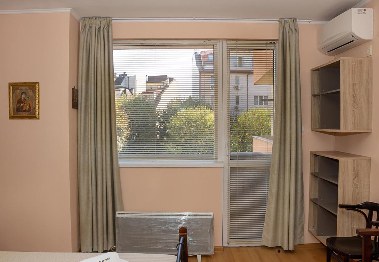 Cozy 1Bd Apartment With Free Parking In The Area By Flat Mаnager Варна Екстериор снимка